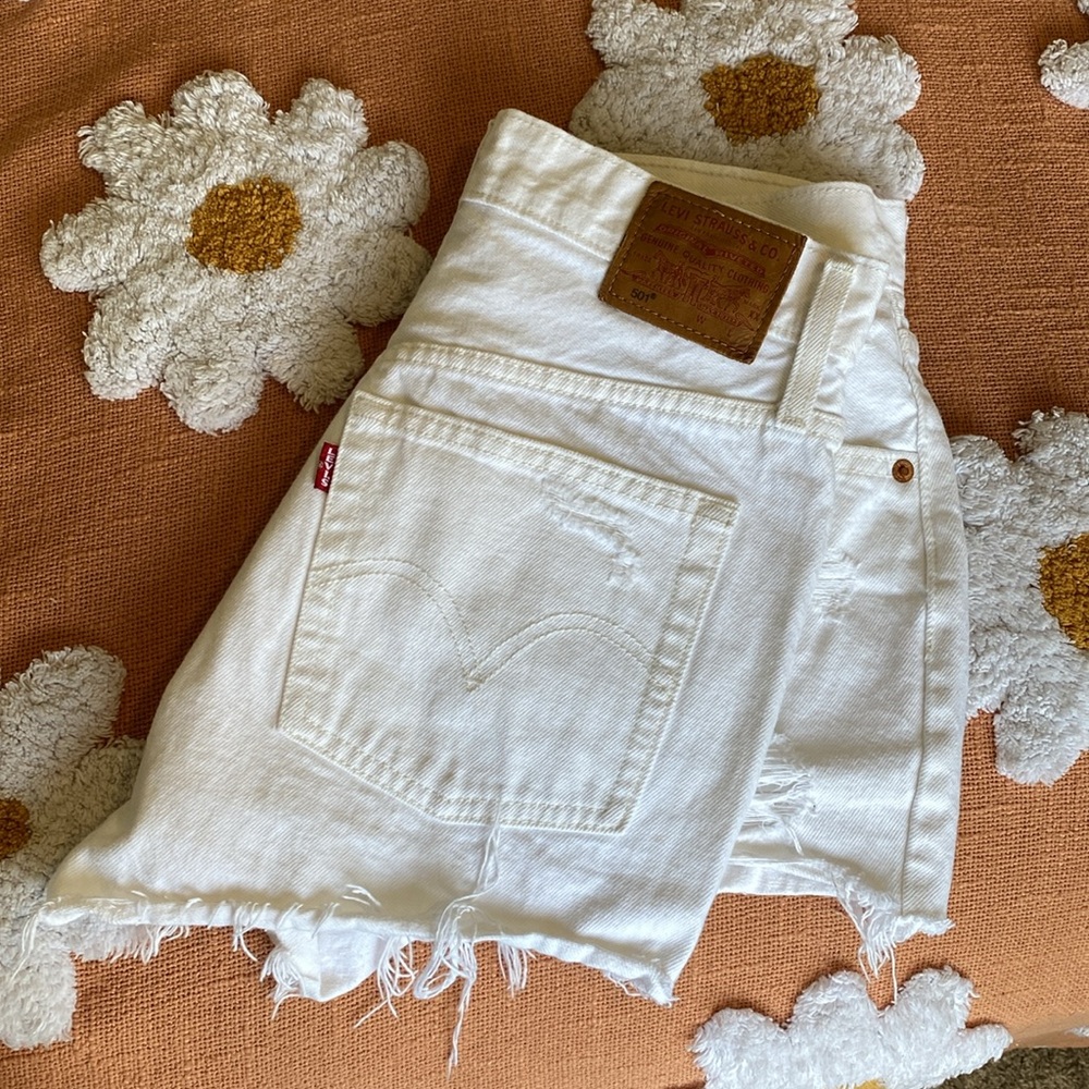 🌼 Levi’s shorts women’s size 27